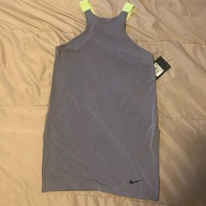 🐝 🆕 NWT NIKE dryfit racerback tank